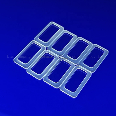 Lastra di vetro al quarzo sagomata resistente al calore ad alta purezza ±0,02 mm di tolleranza personalizzata per alte temperature