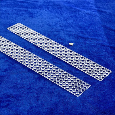 Fabbrica carta di quarzo perforata trasparente resistente alla corrosione su misura