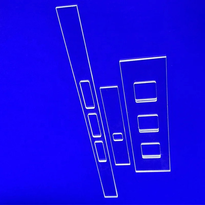 Fabbrica di lamiere di vetro di quarzo personalizzato ad alta trasmissione luminosa perforata