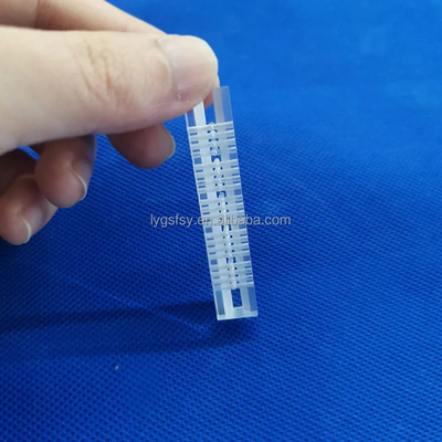 Laminato di quarzo perforato ad alta trasmissione luminosa