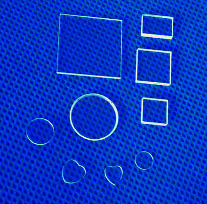 Piastra di vetro di quarzo trasparente con elevata trasmissione della luce, resistenza alle alte temperature e resistenza alla corrosione per applicazioni tecniche