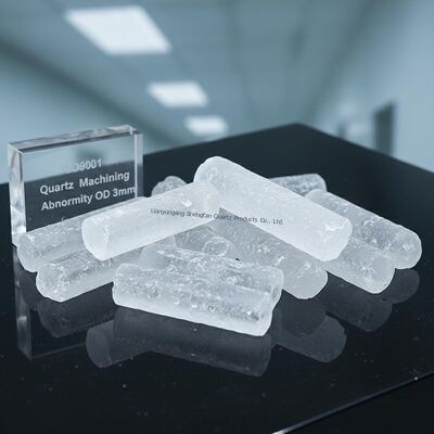 Tubo di vetro di quarzo resistente alle alte temperature da 3 mm OD certificato ISO9001 con elevata trasmissione luminosa