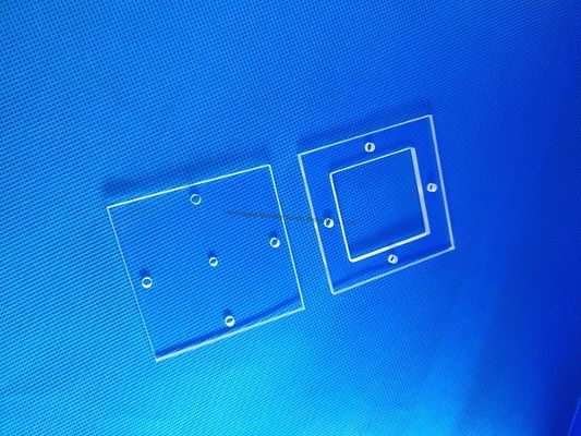 Piastra di vetro di quarzo personalizzata Piastra di vetro di quarzo per fissare il tubo di prova Piastra di lavorazione dei fori di dimensioni standard