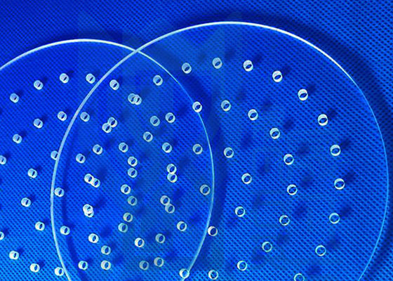 Dimensione di varietà di perforazione del laser e modellare la lastra di vetro del quarzo del foro SIO2