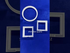 Laser a semiconduttore che perfora la lastra di vetro del quarzo trasparente con il foro